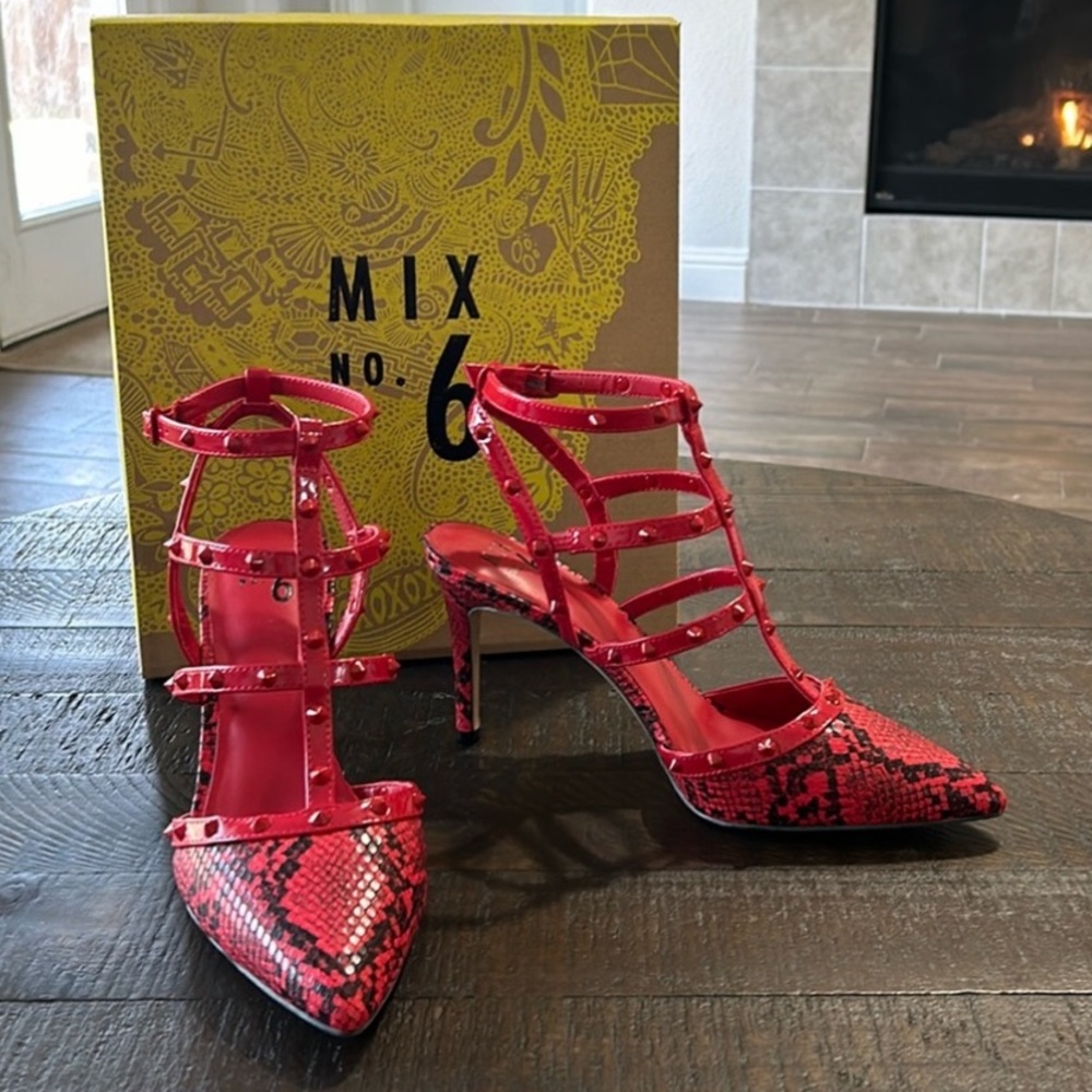 Mix No. 6 Red/Black Faux Snake Skin Studded Stilletto with Pointed Toe Size 9.5